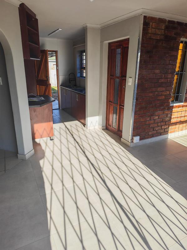 To Let 2 Bedroom Property for Rent in Windsor Park Eastern Cape